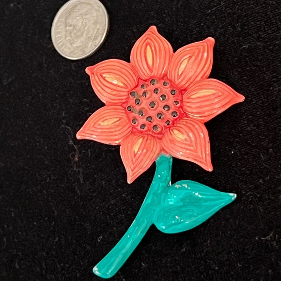Vintage Jewelry - Vintage Enamel Flower Brooch